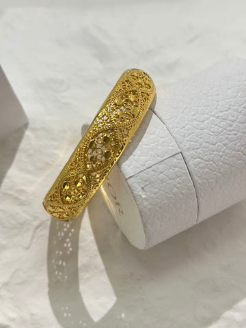 Ornate Infinity Filigree Gold Bangle SZ01