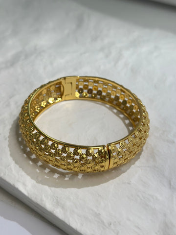 Royal Bloom Gold Bangle SZ08