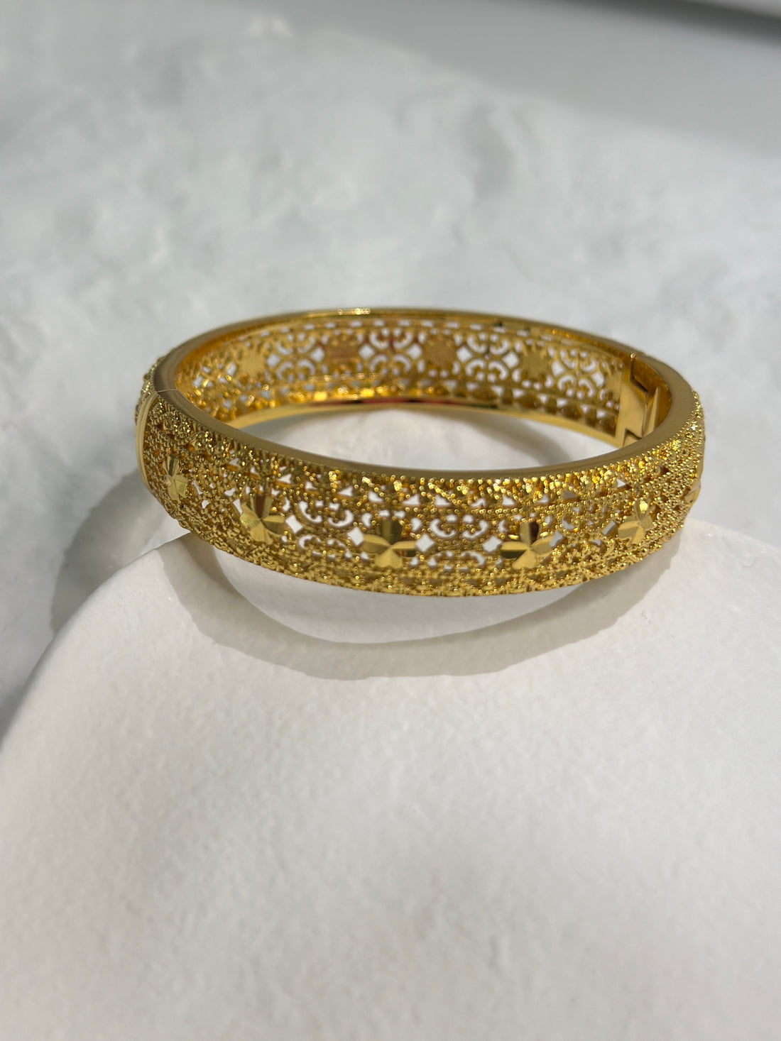 Golden Bloom Lace Bangle SZ10