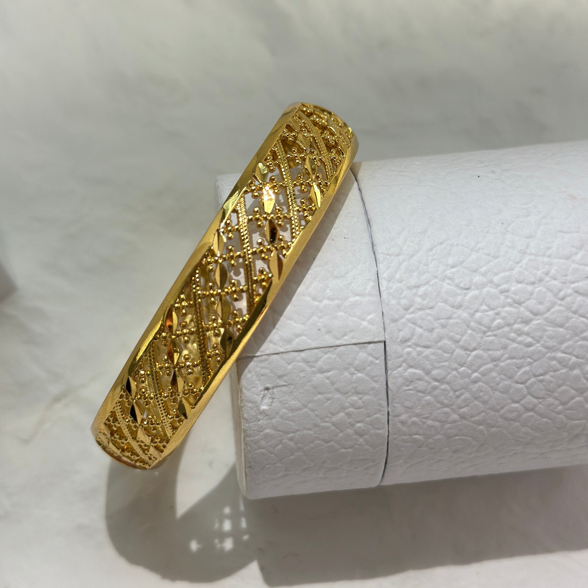 Golden Lattice Bloom Bangle SZ04