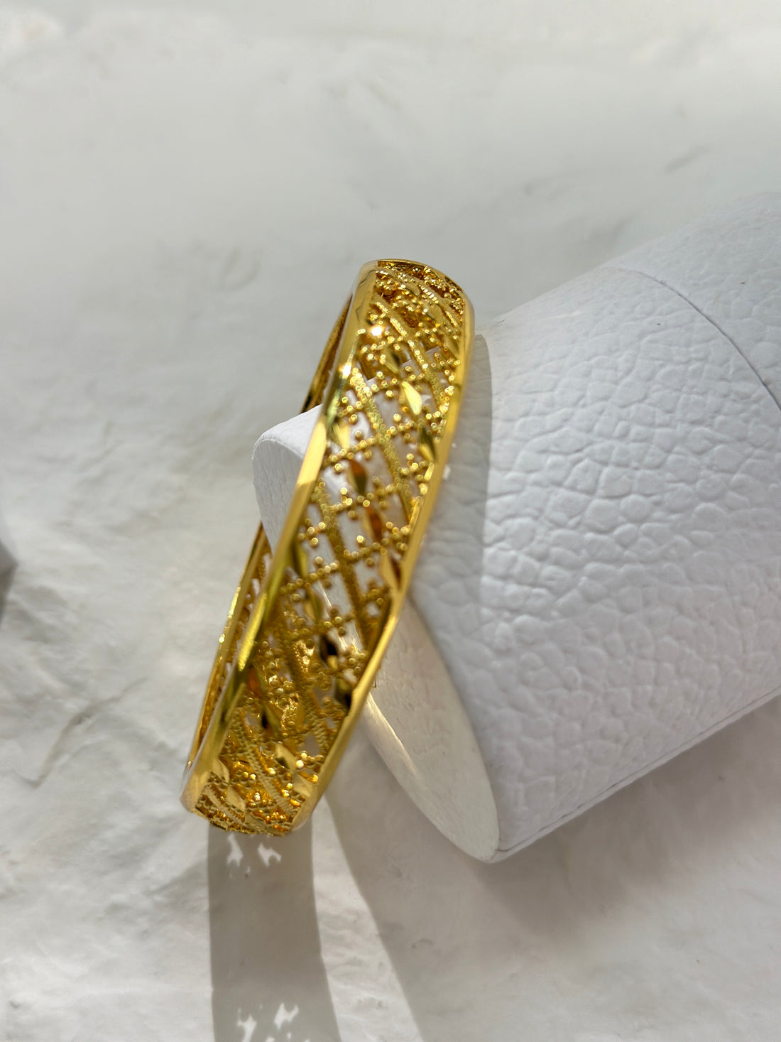 Golden Lattice Bloom Bangle SZ04