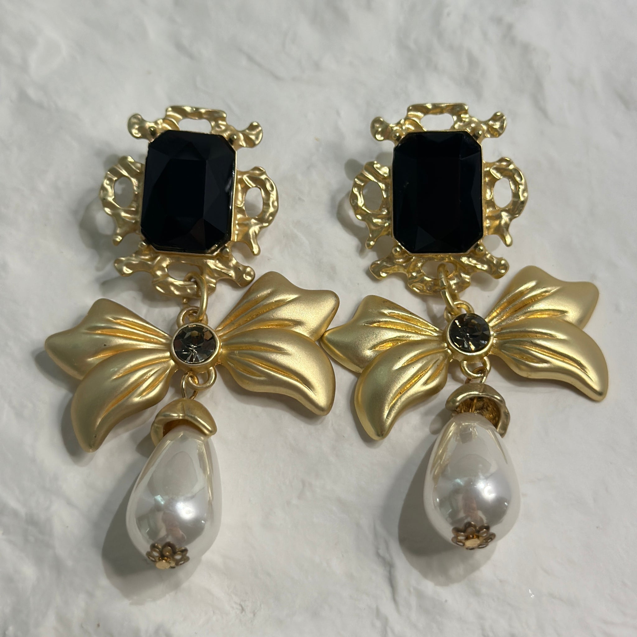 Vintage Baroque Bow Pearl Earrings E01