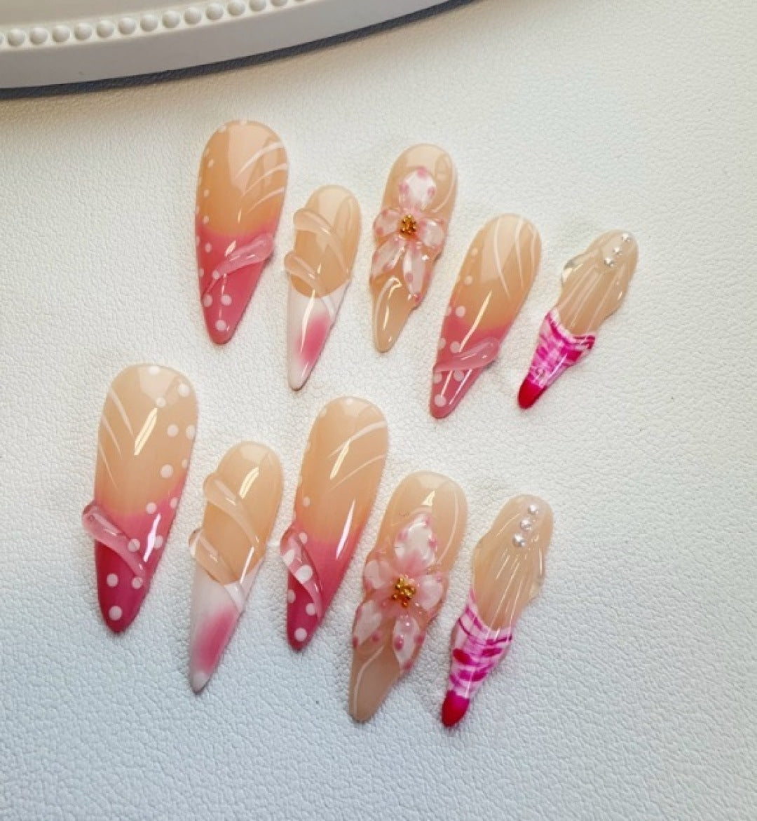 DAISY DAY – Floral Press-On Nails